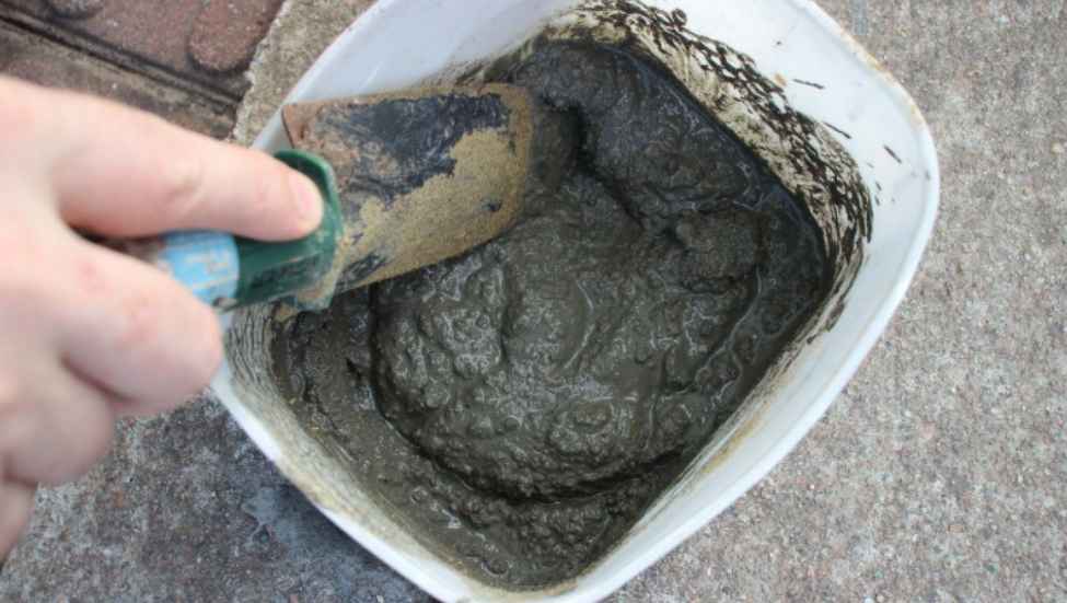 Can You Mix Concrete in a Plastic Bucket?